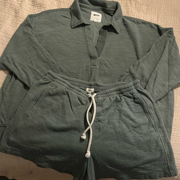 aerie Tops - Aerie sweater and shorts set
